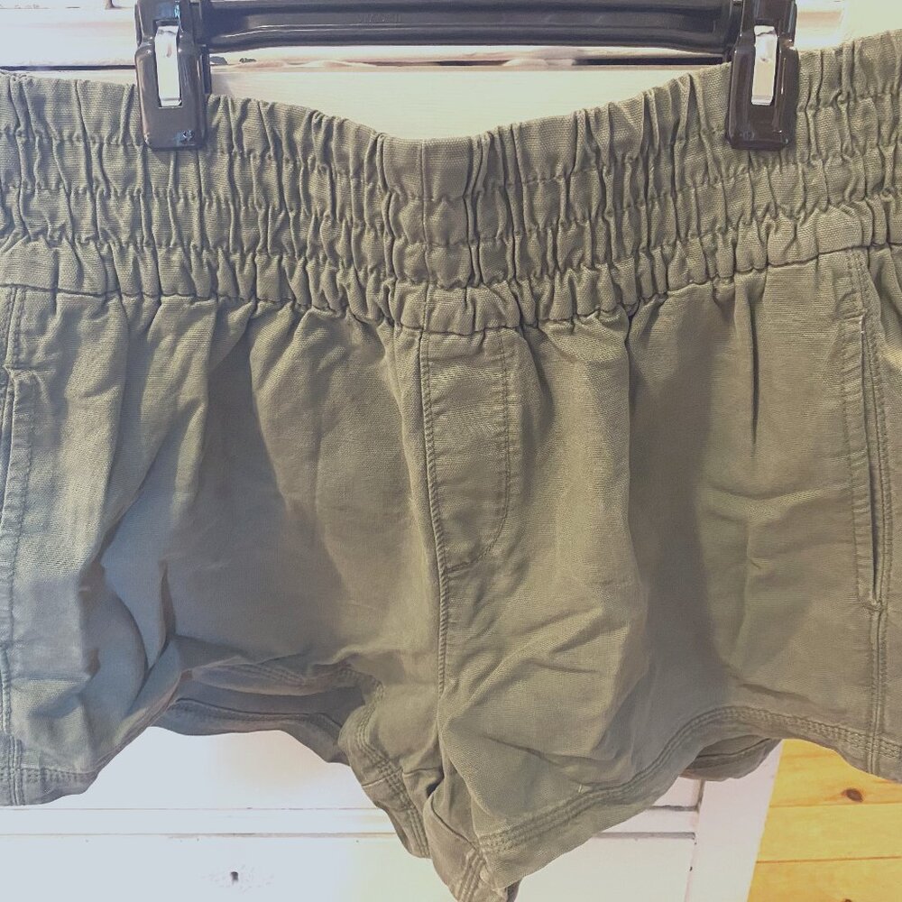 Aerie Shorts - Olive Green - NWT - Large